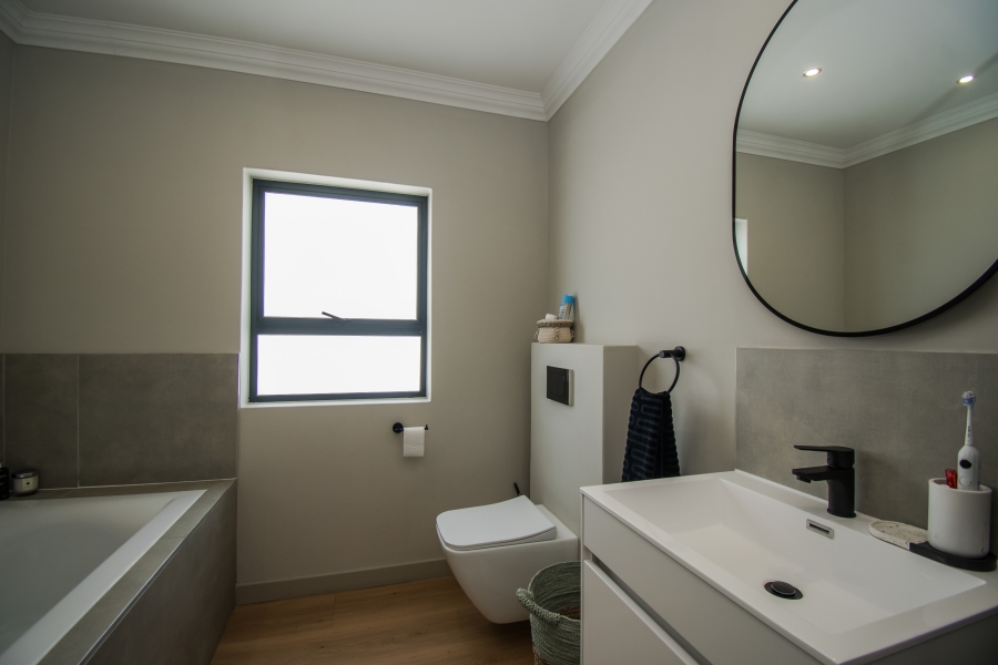 3 Bedroom Property for Sale in Helderberg Village Western Cape